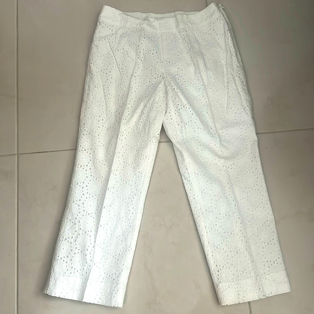 White eyelet Banana Republic Pant